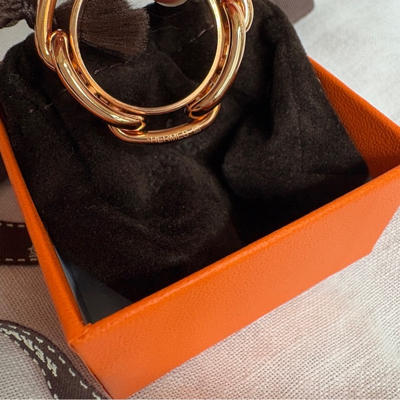 Hermes Regate scarf 90 ring in rose gold - Picture 4 of 6